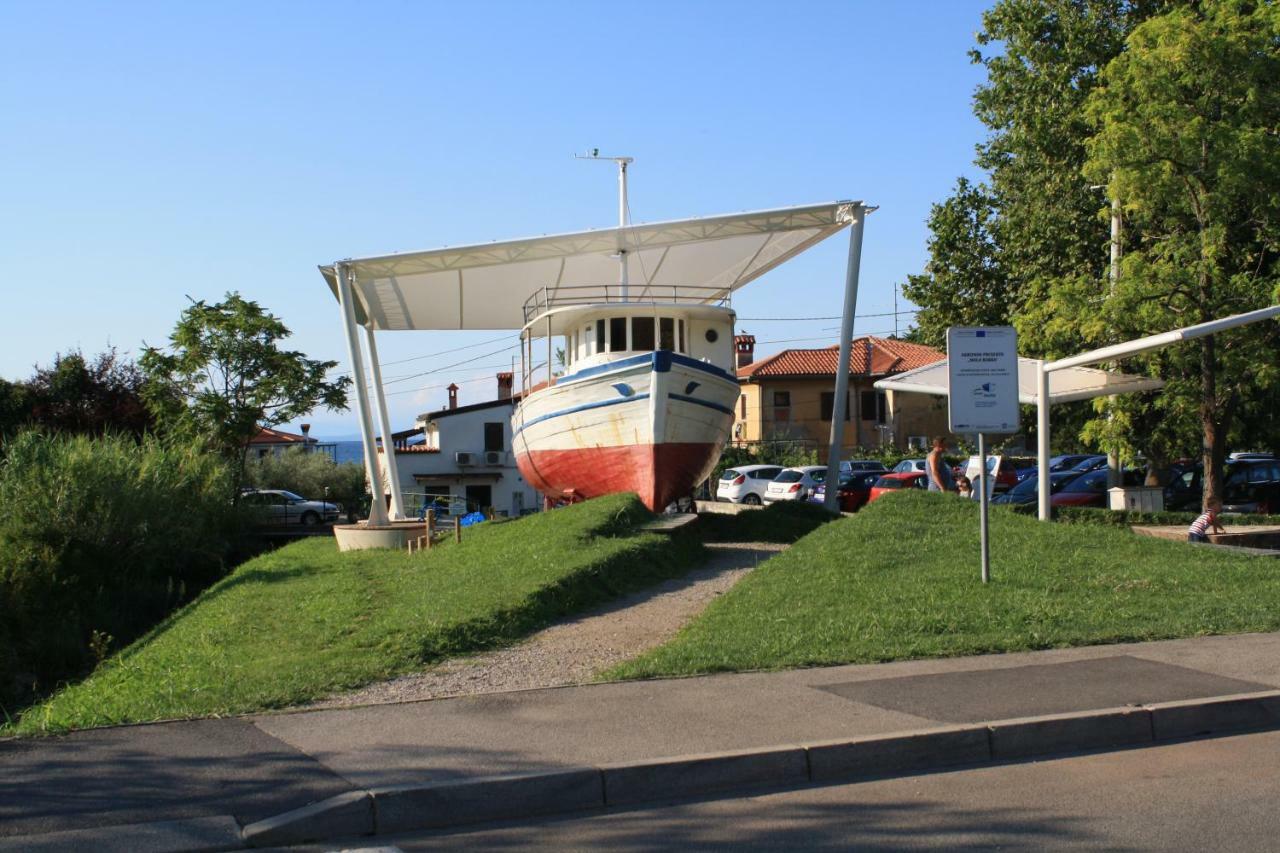 Apartments Villa Sandi Izola Exteriör bild